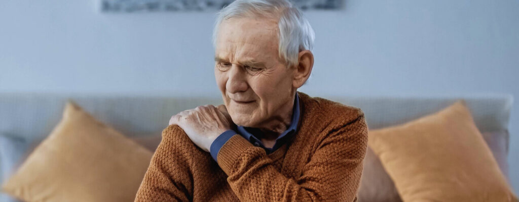 How Arthritis-Related Shoulder Pain Develops: What Are the Signs and Symptoms?
